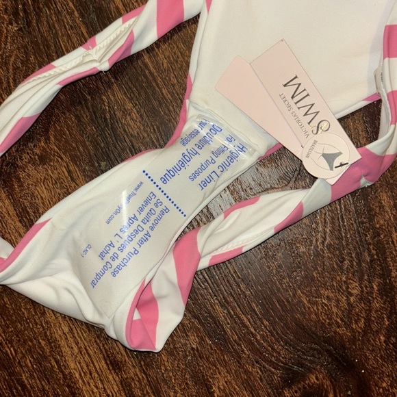 NWT Victoria’s Secret Brazilian bikini bottoms - Picture 3 of 5